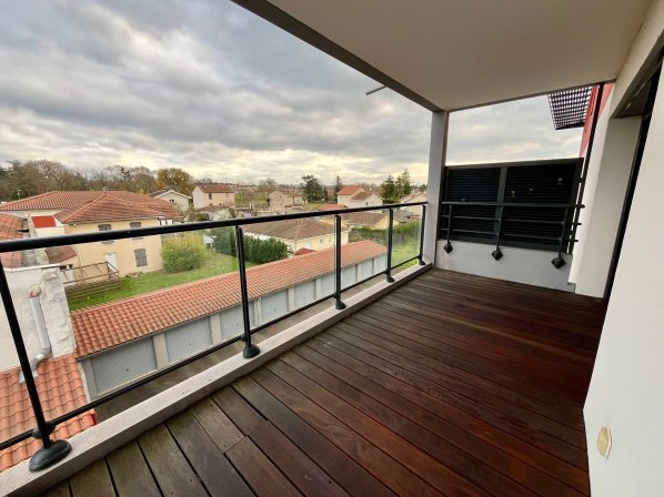 FEURS- Appartement T2 avec terrasse