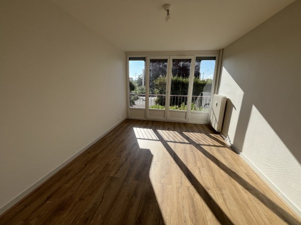 FEURS- Appartement T2 RDC