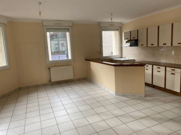 FEURS- Appartement T3 en RDC