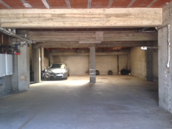 FEURS, PLACES DE PARKING DANS GARAGE COMMUN