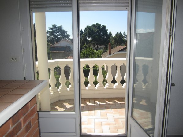 FEURS- Appartement T2 avec garage