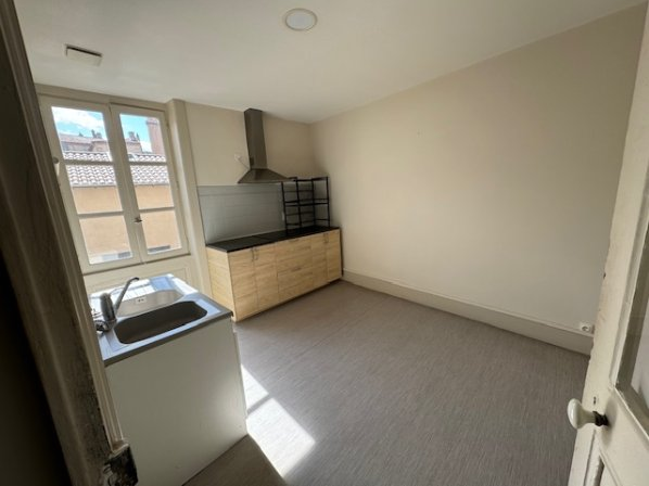 MONTBRISON - Appartement T2 entièrement rénové