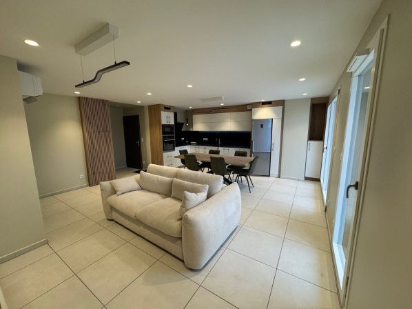 FEURS- Appartement T4 meublé